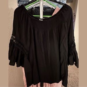 PLUS SIZE BLACK BLOUSE